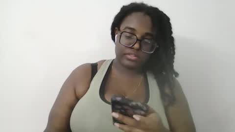 ebonybigtitqueen0 online show from September 15, 9:11 am