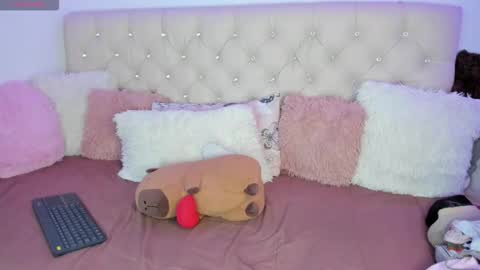 Queen Ebony online show from December 14, 8:04 pm