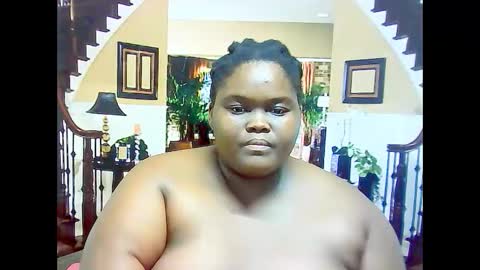 ebonyhotbuns4u2luv online show from March 5, 12:49 am