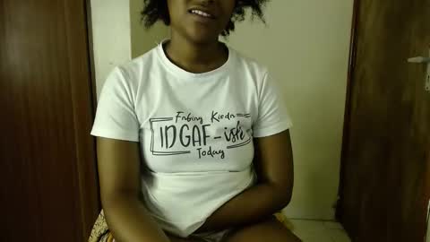 Snapshot of ebonylolo chatting on December 10, 3:20 am ebonylolo online show from December 10, 3:20 am