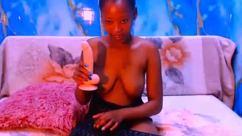 ebonypretty4u online show from October 14, 8:28 am