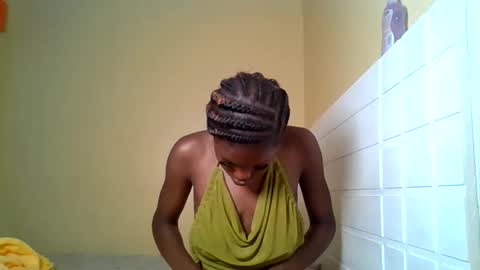 ebonytanqueen online show from March 20, 2:49 am