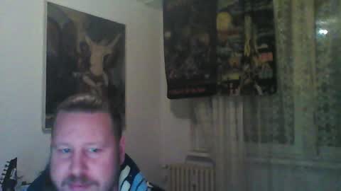 Snapshot of eda666 chatting on December 11, 7:14 pm Edward online show from December 11, 7:14 pm
