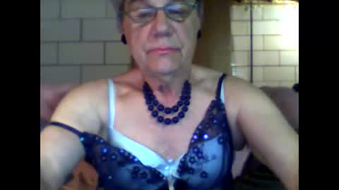 eddie595959 online show from April 2, 10:00 am