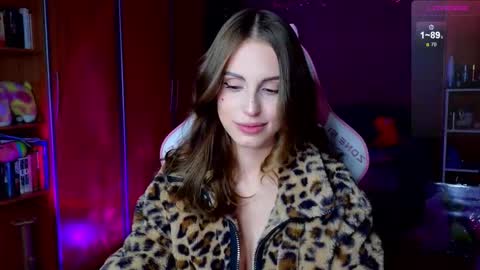 Snapshot of edelinemaher chatting on September 28, 2:15 pm Edeline online show from September 28, 2:15 pm