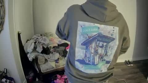 Snapshot of edgeofinsanity13 chatting on October 6, 1:40 pm Angel online show from October 6, 1:40 pm