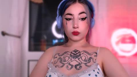 Snapshot of ediefris chatting on September 18, 11:09 pm fickle demon made of clumps of matter online show from September 18, 11:09 pm