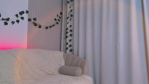 Lisa  online show from February 25, 3:42 am