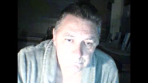 Snapshot of edje59a chatting on December 3, 7:05 am Eddy online show from December 3, 7:05 am