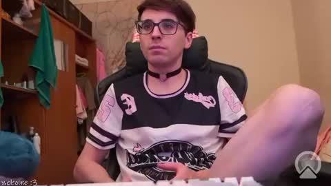 Alex online show from June 18, 9:42 pm