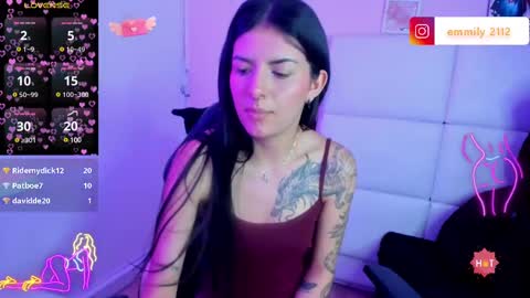 Snapshot of eemily_1 chatting on February 25, 3:09 pm eemily_1 online show from February 25, 3:09 pm