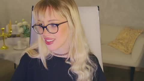 EVA NON NUDE online show from May 1, 4:34 pm