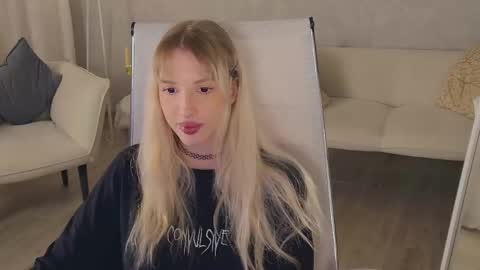EVA NON NUDE online show from May 19, 4:36 pm