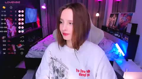 Snapshot of effie_lee chatting on March 9, 3:38 pm Effie online show from March 9, 3:38 pm