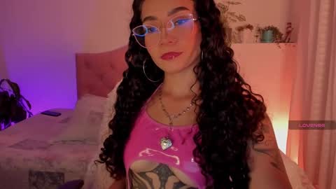 Snapshot of effy_cb chatting on January 29, 7:46 am effy online show from January 29, 7:46 am