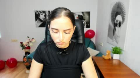 Effy Royse online show from February 16, 8:34 am