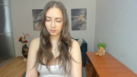 Effy Royse online show from April 17, 5:43 am