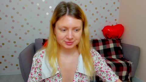 Snapshot of effyangel chatting on January 28, 6:27 am Effy online show from January 28, 6:27 am