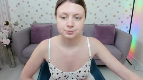 Snapshot of effyangel chatting on March 3, 9:33 am Effy online show from March 3, 9:33 am