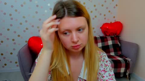 Snapshot of effyangel chatting on January 28, 9:30 am Effy online show from January 28, 9:30 am