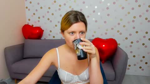 Snapshot of effyangel chatting on January 25, 6:12 am Effy online show from January 25, 6:12 am