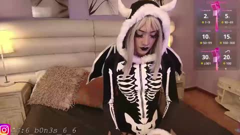 Snapshot of effycorpse chatting on September 18, 5:39 pm online show from September 18, 5:39 pm