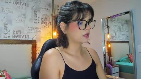 Snapshot of effystonnem chatting on January 5, 7:28 pm E F F Y online show from January 5, 7:28 pm
