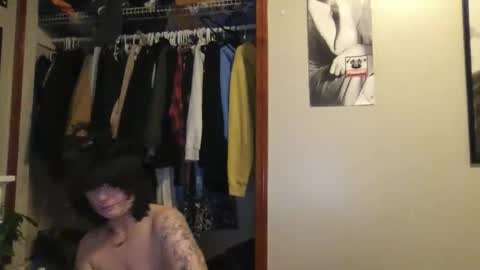 eggnog_and_booty online show from April 28, 2:27 am