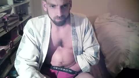 Snapshot of eheh60800 chatting on October 31, 10:21 pm eheh60800 online show from October 31, 10:21 pm