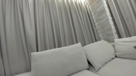 Erik and Alice online show from October 17, 1:09 am