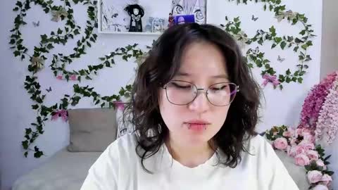 liasama online show from January 25, 10:51 am