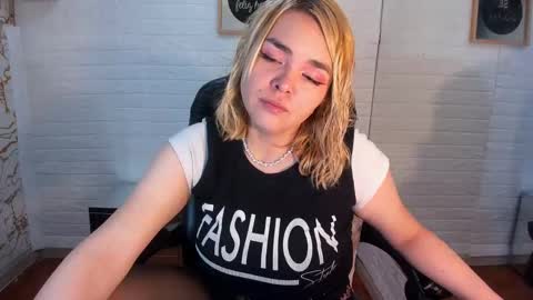 Eily online show from November 6, 1:25 pm