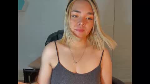 Eily online show from October 15, 8:09 pm