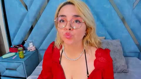 Eily online show from October 28, 6:09 pm