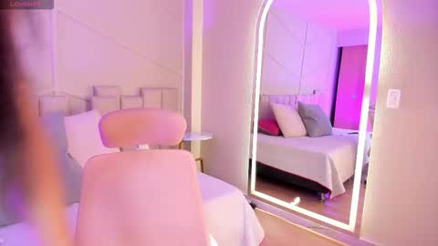 eimmy_bm online show from October 2, 4:50 pm