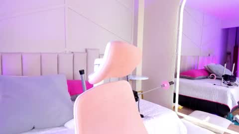 eimmy_bm online show from October 4, 7:55 pm