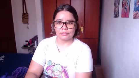 eimy_saenzz online show from February 2, 7:21 pm