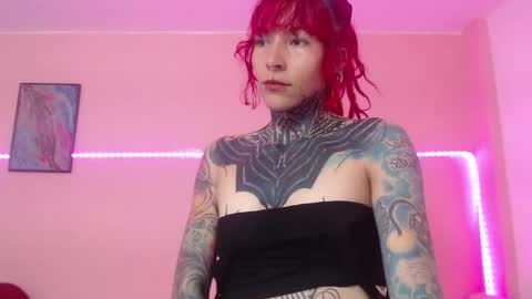 Snapshot of eimytatto_ chatting on February 16, 8:00 pm Carla online show from February 16, 8:00 pm