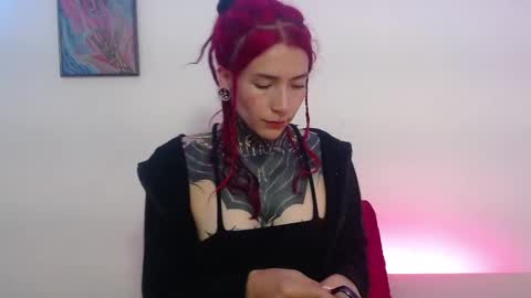 Snapshot of eimytatto_ chatting on February 8, 1:00 am Carla online show from February 8, 1:00 am
