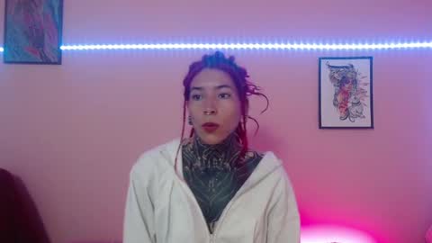 Snapshot of eimytatto_ chatting on February 13, 12:21 pm Carla online show from February 13, 12:21 pm