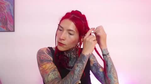 Snapshot of eimytatto_ chatting on January 29, 12:43 am Carla online show from January 29, 12:43 am