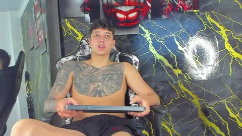 Eithan online show from April 1, 2:58 pm