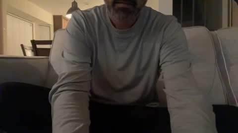 ejameshhh online show from October 18, 3:54 am