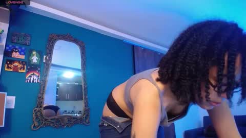 Ela  Help me reach 100 thumbs up online show from October 28, 7:53 am