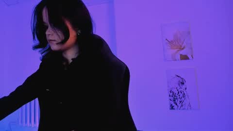 Your sweet girl online show from March 5, 11:05 pm