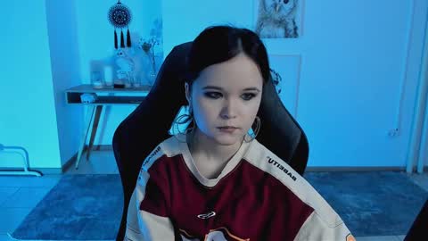 Your sweet girl online show from March 9, 7:05 pm