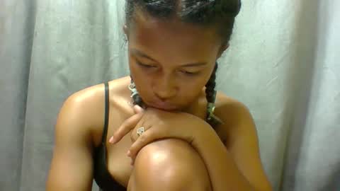 elaliealdy online show from November 28, 7:37 am