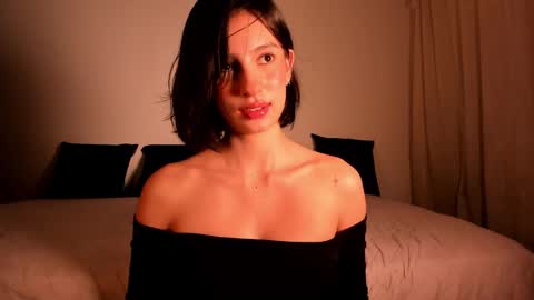 Elamour online show from December 19, 4:13 am