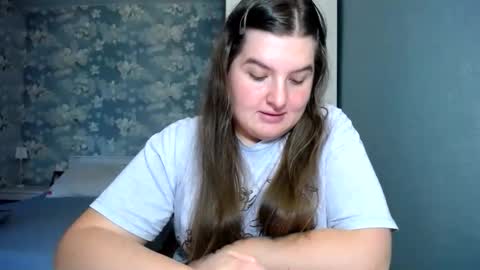 Elanis online show from April 25, 3:31 pm