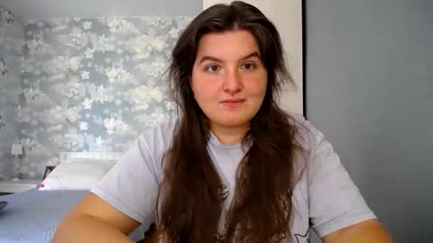 Elanis online show from April 27, 11:30 am